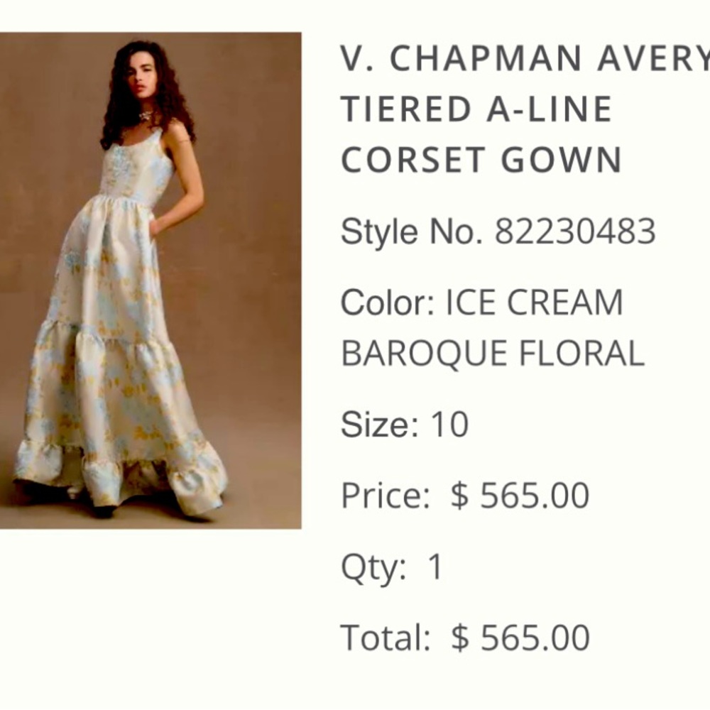 V. CHAPMAN AVERY
TIERED A-LINE CORSET GOWN
Color:ICE CREAM BAROQUE FLORAL
Size10